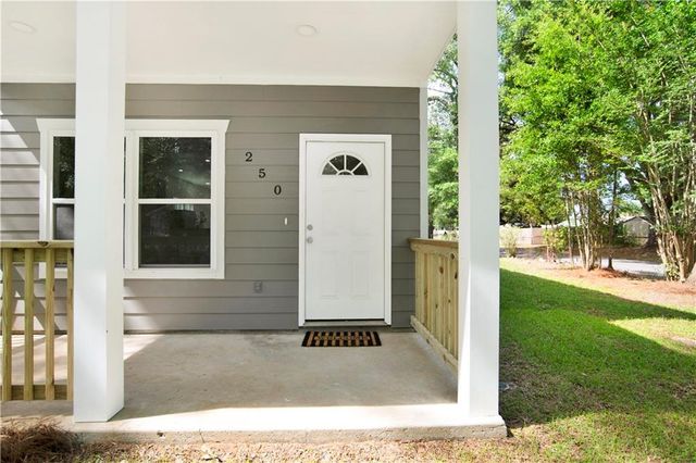250 4th Avenue, Chickasaw, AL 36611