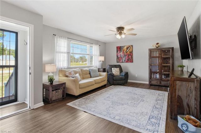 2333 Number Ten LN, Chesapeake, VA 23323