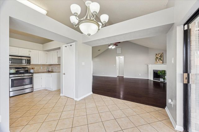 3115 Southdown Drive, Pearland, TX 77584