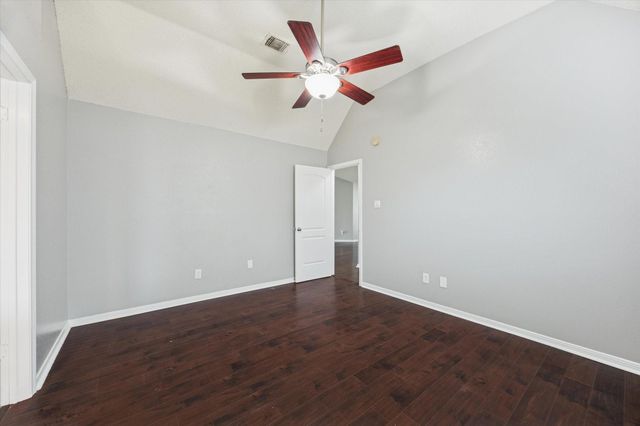 3115 Southdown Drive, Pearland, TX 77584