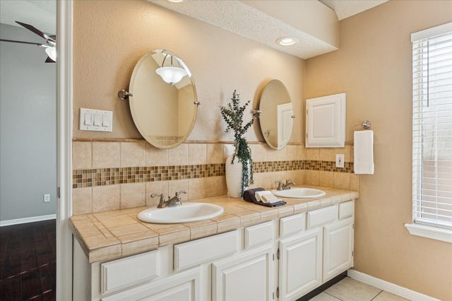 3115 Southdown Drive, Pearland, TX 77584