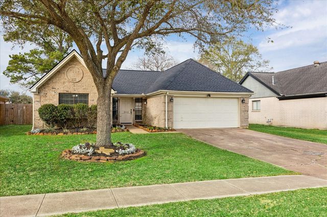 3115 Southdown Drive, Pearland, TX 77584