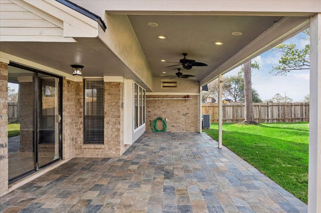 3115 Southdown Drive, Pearland, TX 77584