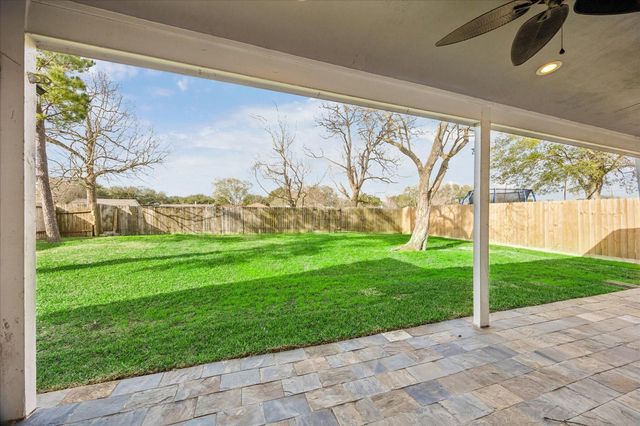 3115 Southdown Drive, Pearland, TX 77584