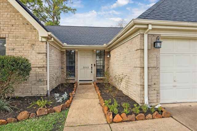 3115 Southdown Drive, Pearland, TX 77584