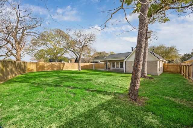 3115 Southdown Drive, Pearland, TX 77584