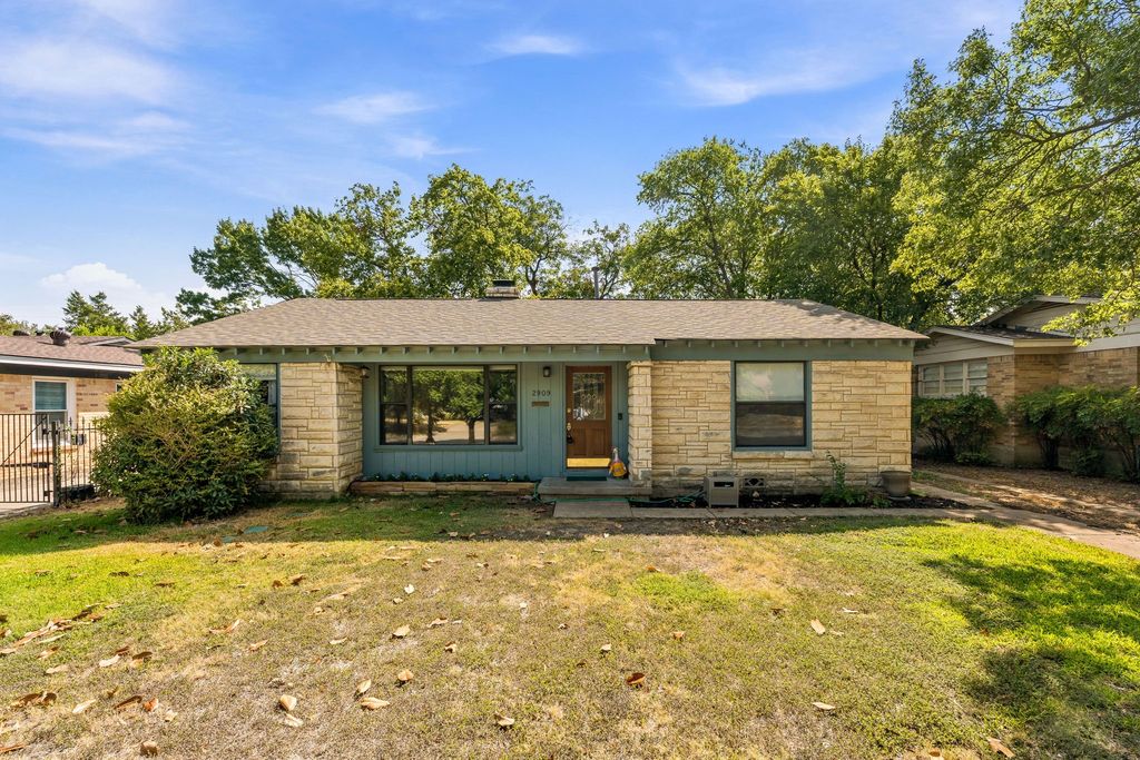 2909 Ryan Place Drive, Fort Worth, TX 76110 — exterior