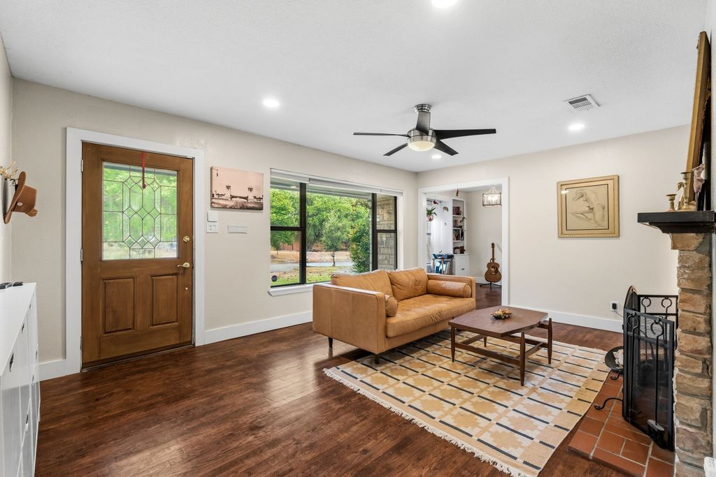 2909 Ryan Place Drive, Fort Worth, TX 76110 — photo 4