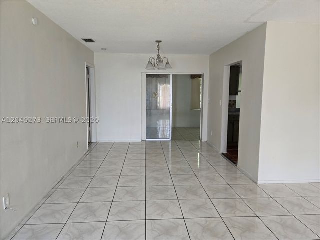 4205 NW 52nd Ave, Lauderdale Lakes, FL 33319
