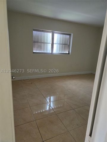 4205 NW 52nd Ave, Lauderdale Lakes, FL 33319