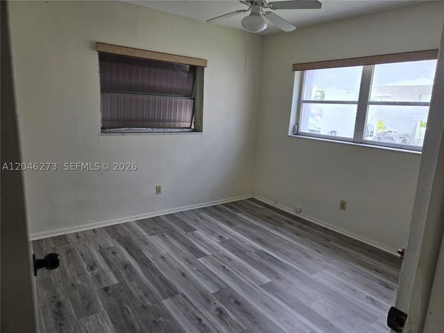 4205 NW 52nd Ave, Lauderdale Lakes, FL 33319