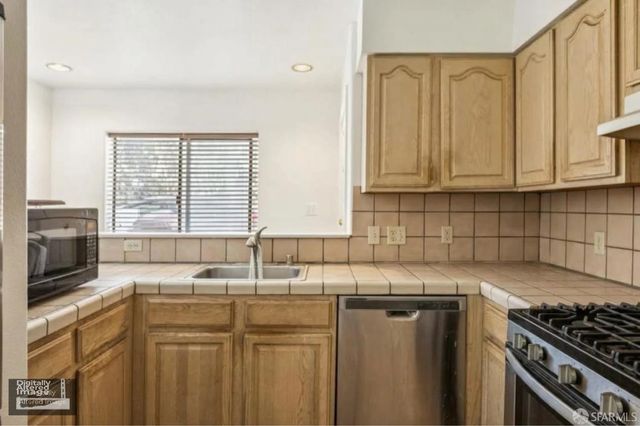 369 Franconia Street, San Francisco, CA 94110