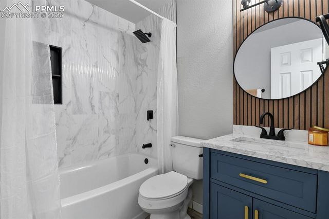 4038 West Drive, Pueblo, CO 81008