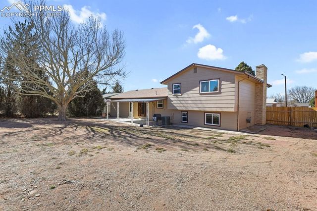 4038 West Drive, Pueblo, CO 81008