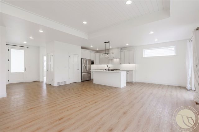 2514 Mountain Range Ct, Billings, MT 59106