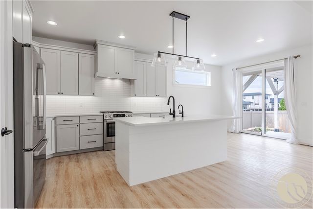 2514 Mountain Range Ct, Billings, MT 59106