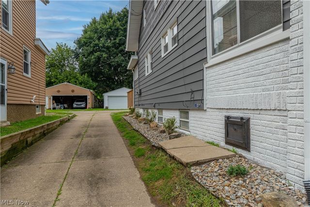 366 Palm Avenue, Akron, OH 44301
