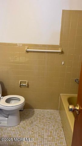 9 Harrington Drive S, Toms River, NJ 08757