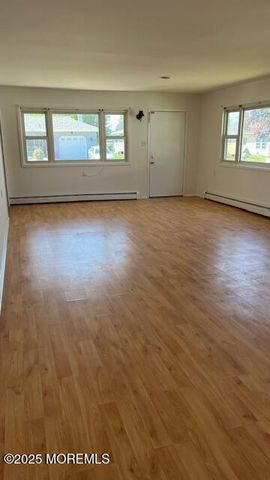 9 Harrington Drive S, Toms River, NJ 08757