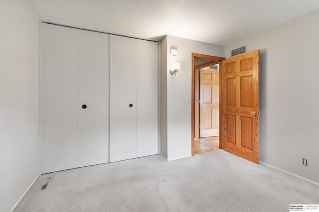 7620 Vine Street, Lincoln, NE 68505