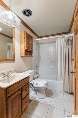 7620 Vine Street, Lincoln, NE 68505