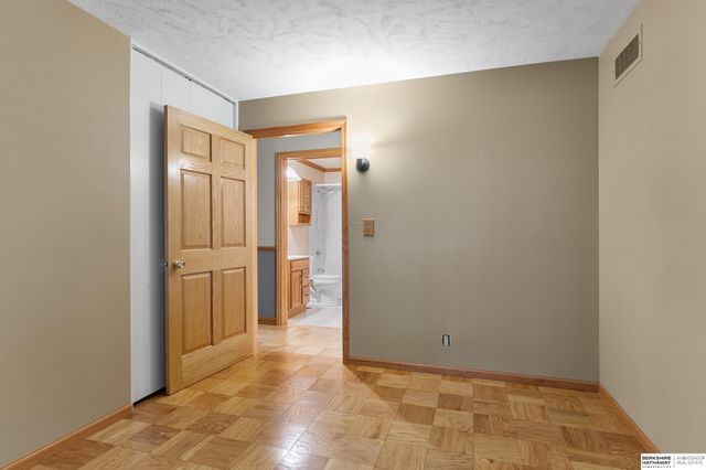 7620 Vine Street, Lincoln, NE 68505