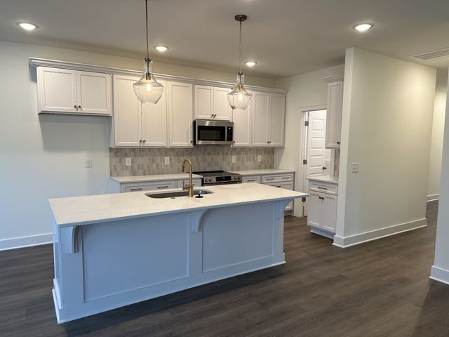 5049 Greentree Dr, Smyrna, TN 37167