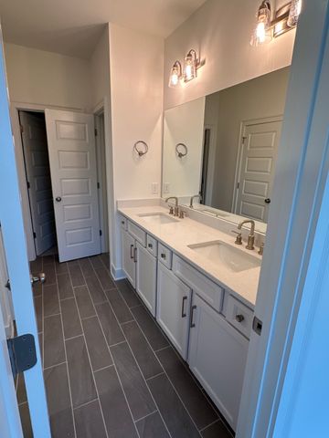 5049 Greentree Dr, Smyrna, TN 37167