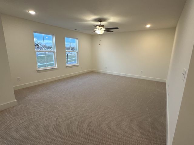 5049 Greentree Dr, Smyrna, TN 37167