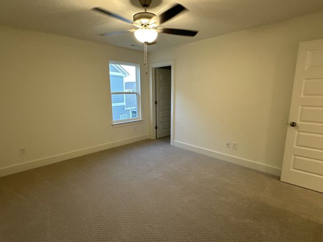 5049 Greentree Dr, Smyrna, TN 37167