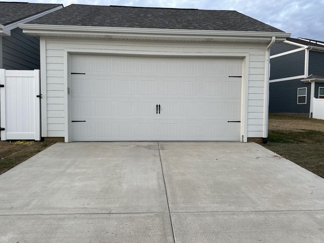 5049 Greentree Dr, Smyrna, TN 37167