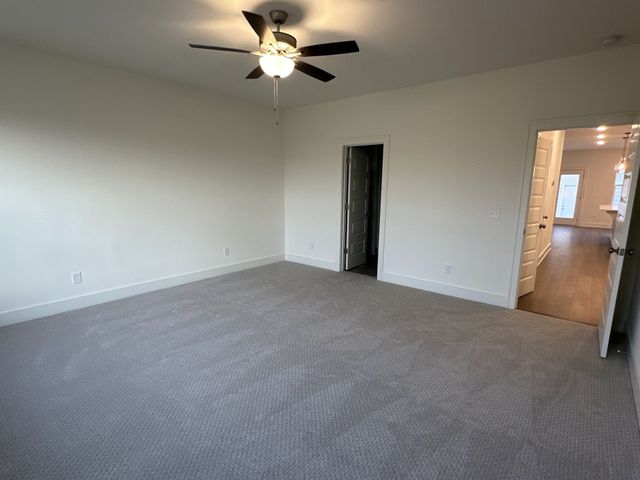 5049 Greentree Dr, Smyrna, TN 37167