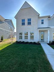 5049 Greentree Dr, Smyrna, TN 37167