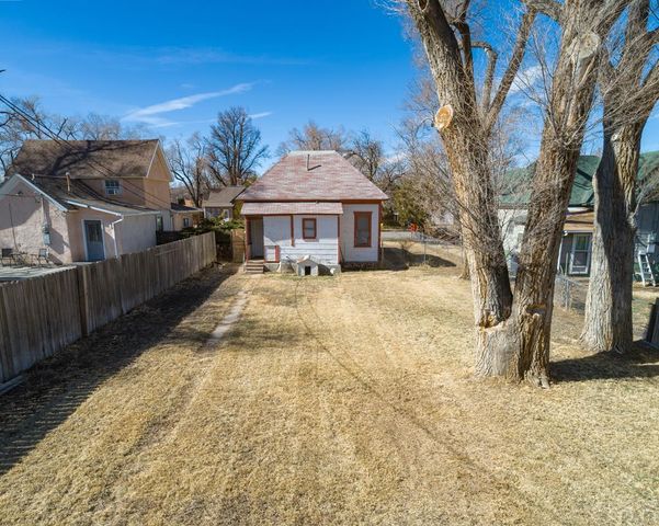 606 S 11th St, Rocky Ford, CO 81067