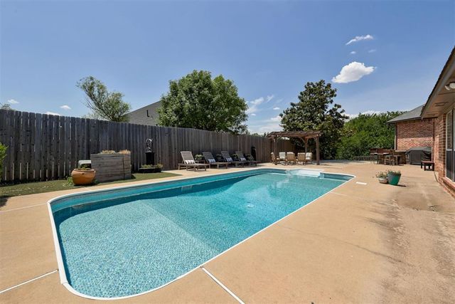 808 NW 153rd Terrace, Edmond, OK 73013