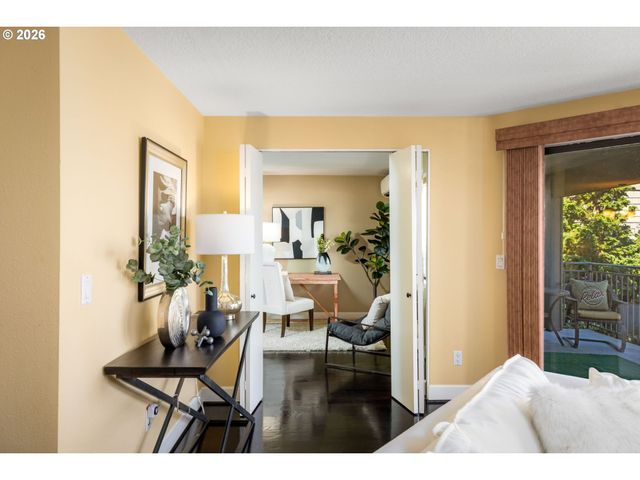 5640 S RIVERSIDE Ln 2, Portland, OR 97239