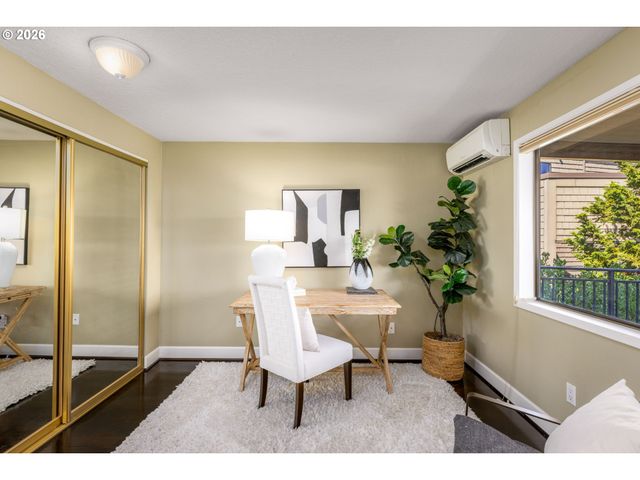 5640 S RIVERSIDE Ln 2, Portland, OR 97239