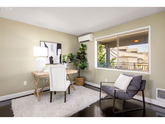 5640 S RIVERSIDE Ln 2, Portland, OR 97239