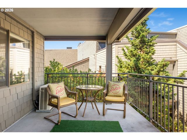 5640 S RIVERSIDE Ln 2, Portland, OR 97239