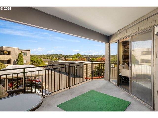 5640 S RIVERSIDE Ln 2, Portland, OR 97239