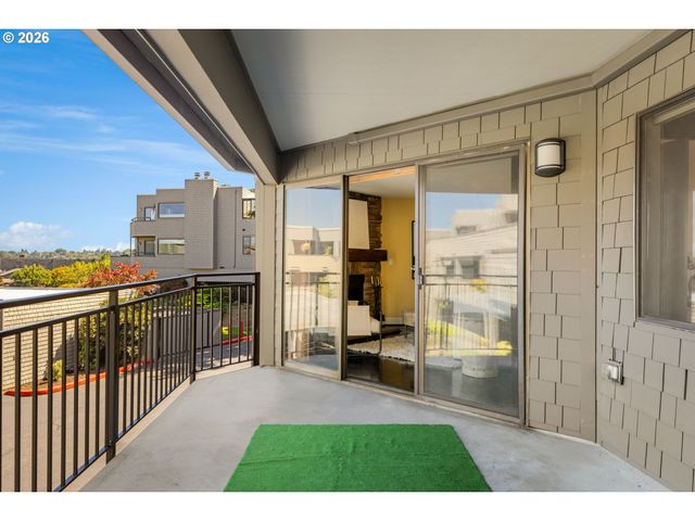 5640 S RIVERSIDE Ln 2, Portland, OR 97239