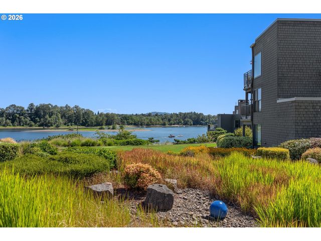 5640 S RIVERSIDE Ln 2, Portland, OR 97239