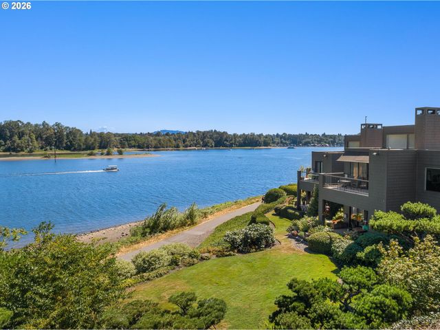 5640 S RIVERSIDE Ln 2, Portland, OR 97239