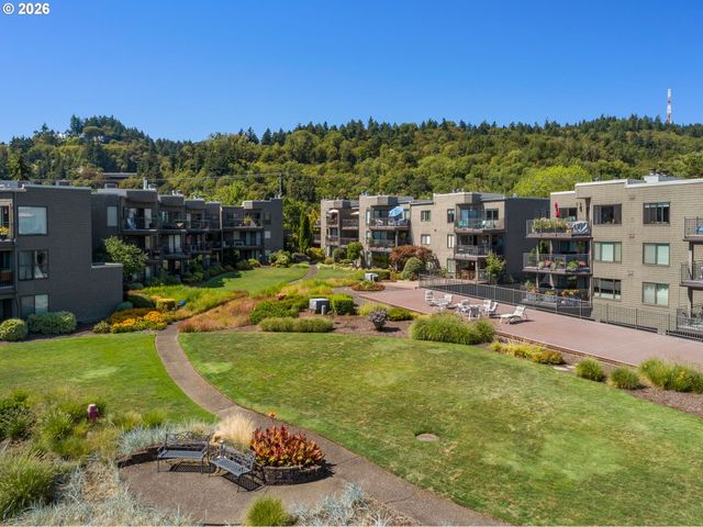 5640 S RIVERSIDE Ln 2, Portland, OR 97239