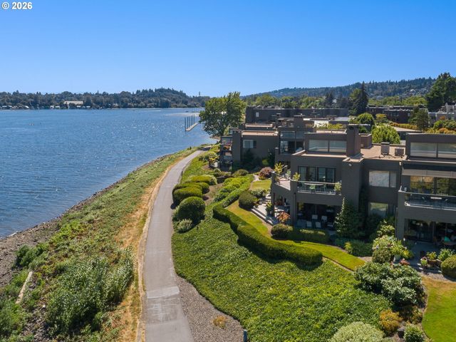 5640 S RIVERSIDE Ln 2, Portland, OR 97239