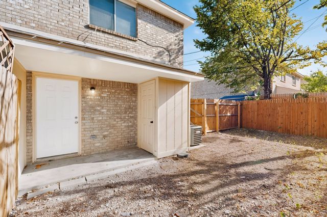 132 Graystone Place, Duncanville, TX 75137