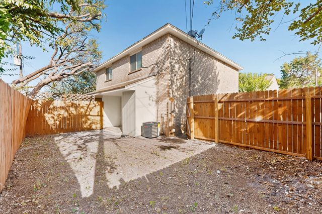 132 Graystone Place, Duncanville, TX 75137