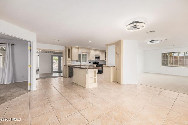 8240 E PUEBLO Avenue, Mesa, AZ 85208