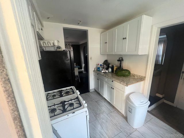 8205 APPOLINE Street, Detroit, MI 48228