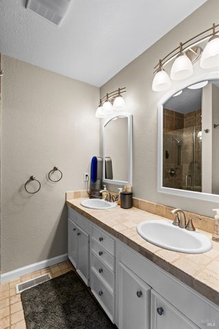 12 Cold Springs Rd, Angwin, CA 94508